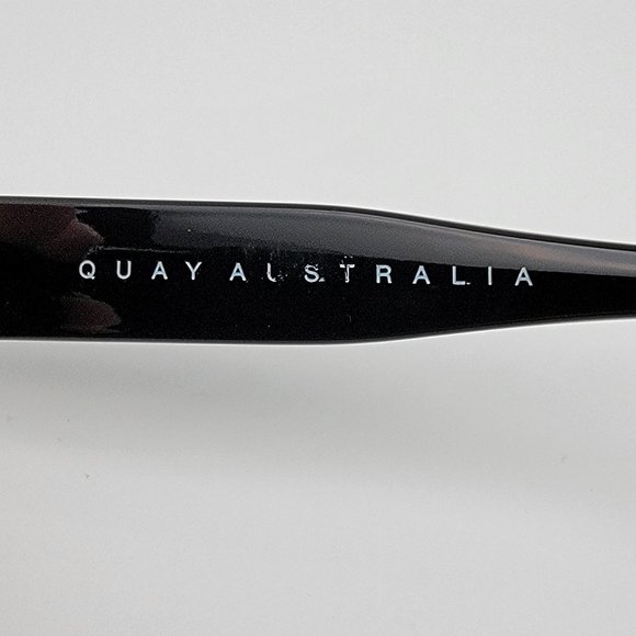 Quay Australia Something Extra Black Frame Smoke Grey Lens Sunglasses 54-16-140 main image 7